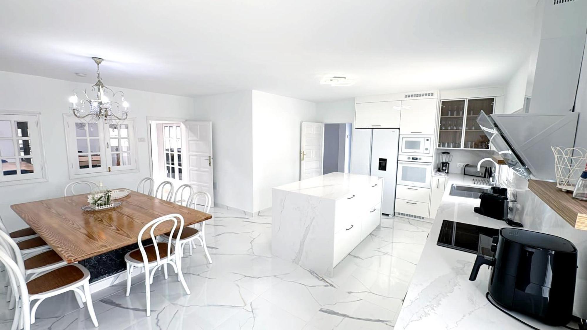 Stunning Sea View Villa With 6 Bedrooms & Heated Pool - Villa Renaissance بلايا بلانكا المظهر الخارجي الصورة